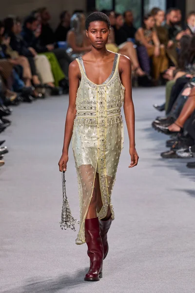 Look 26